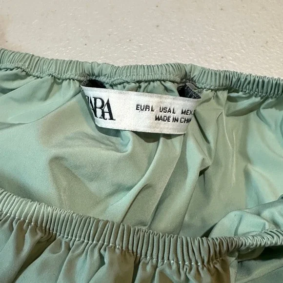 Zara Sage Green Smocked Peplum Nylon Top Puff Sleeve Square Neck Size L - Picture 2 of 4